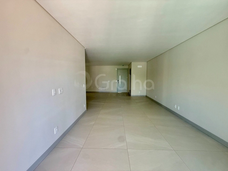 Apartamento alto padrão  Centro  com 3 suítes com  2 vagas de garagem: 3ª foto da galeria de imagens do imóvel