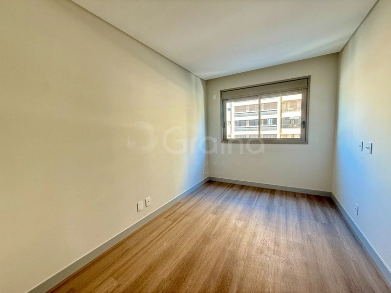 Apartamento alto padrão  Centro  com 3 suítes com  2 vagas de garagem: 6ª foto da galeria de imagens do imóvel