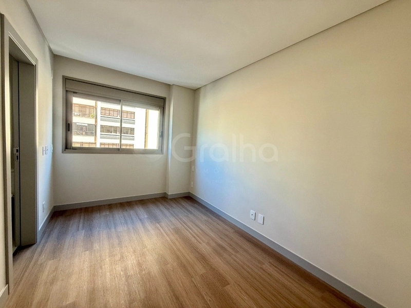 Apartamento alto padrão  Centro  com 3 suítes com  2 vagas de garagem: 10ª foto da galeria de imagens do imóvel