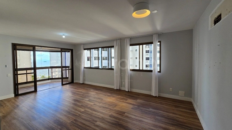 Apartamento na agronômica com 3 dormitórios, sendo 1 suíte e 1 vaga: 5ª foto da galeria de imagens do imóvel