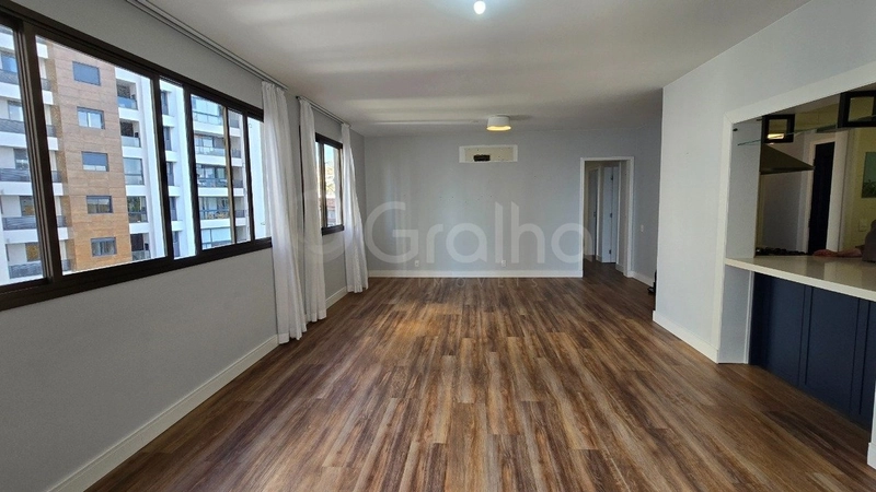 Apartamento na agronômica com 3 dormitórios, sendo 1 suíte e 1 vaga: 3ª foto da galeria de imagens do imóvel