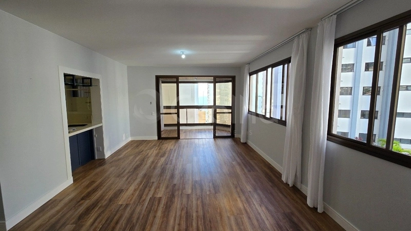 Apartamento na agronômica com 3 dormitórios, sendo 1 suíte e 1 vaga: 2ª foto da galeria de imagens do imóvel