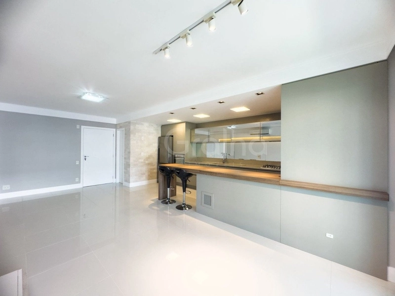 Apartamento  Alto Padrão na Agronômica  a venda com 2 suítes  2 vagas: 5ª foto da galeria de imagens do imóvel