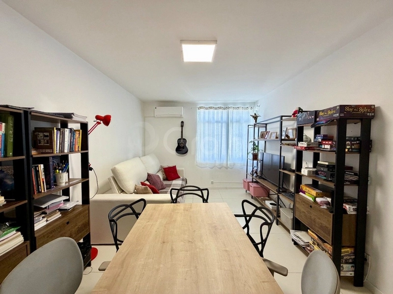 Apartamento na Carvoeira com 2 dormitórios e 1 vaga: 1ª foto da galeria de imagens do imóvel