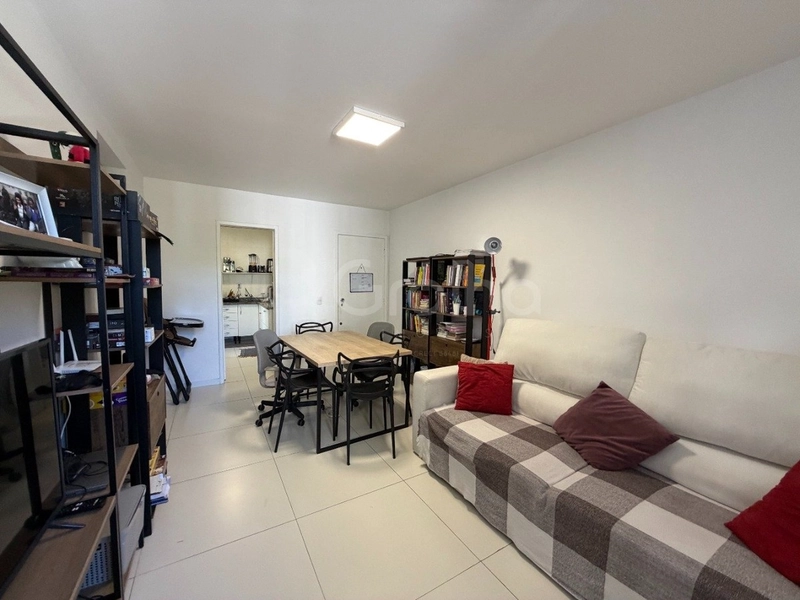 Apartamento na Carvoeira com 2 dormitórios e 1 vaga: 10ª foto da galeria de imagens do imóvel