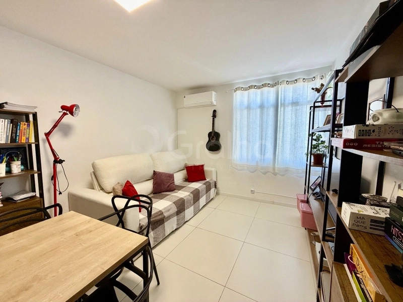 Apartamento na Carvoeira com 2 dormitórios e 1 vaga: 2ª foto da galeria de imagens do imóvel
