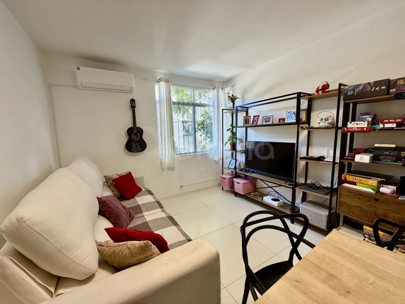 Apartamento na Carvoeira com 2 dormitórios e 1 vaga: 6ª foto da galeria de imagens do imóvel