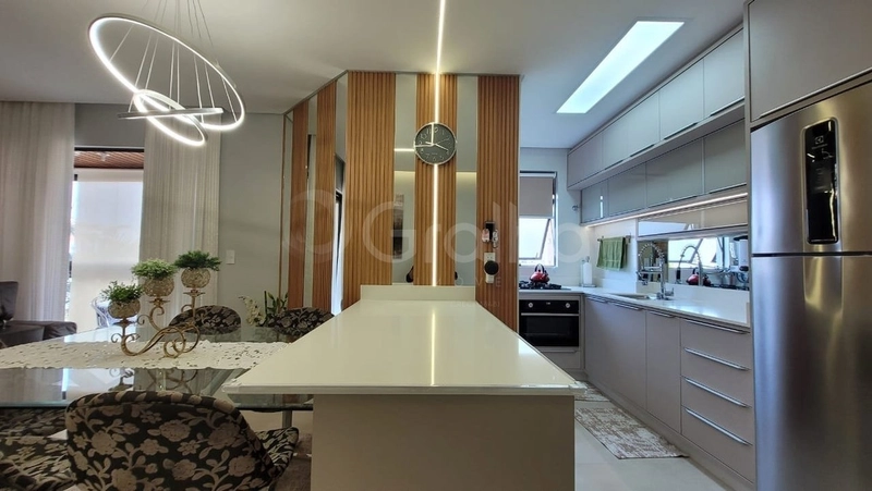 Apartamento na Agronômica com 2 dormitórios 1 suíte e 1 vaga: 5ª foto da galeria de imagens do imóvel