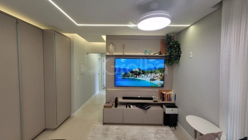 Apartamento na Agronômica com 2 dormitórios 1 suíte e 1 vaga: 2ª foto da galeria de imagens do imóvel