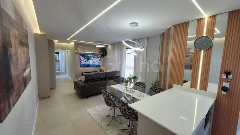 Apartamento na Agronômica com 2 dormitórios 1 suíte e 1 vaga: 1ª foto da galeria de imagens do imóvel