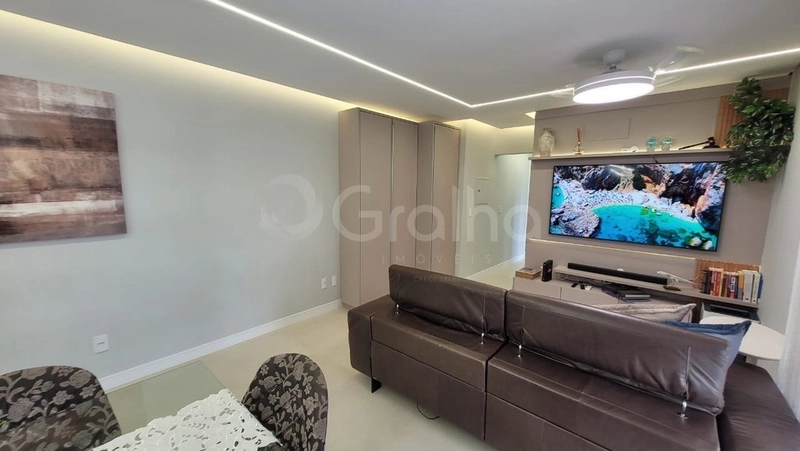 Apartamento na Agronômica com 2 dormitórios 1 suíte e 1 vaga: 3ª foto da galeria de imagens do imóvel