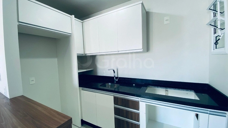 Apartamento na Agronomica  com 2 dormitórios sendo 1 suíte e 2 vagas: 11ª foto da galeria de imagens do imóvel