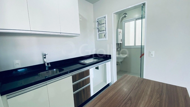 Apartamento na Agronomica  com 2 dormitórios sendo 1 suíte e 2 vagas: 10ª foto da galeria de imagens do imóvel