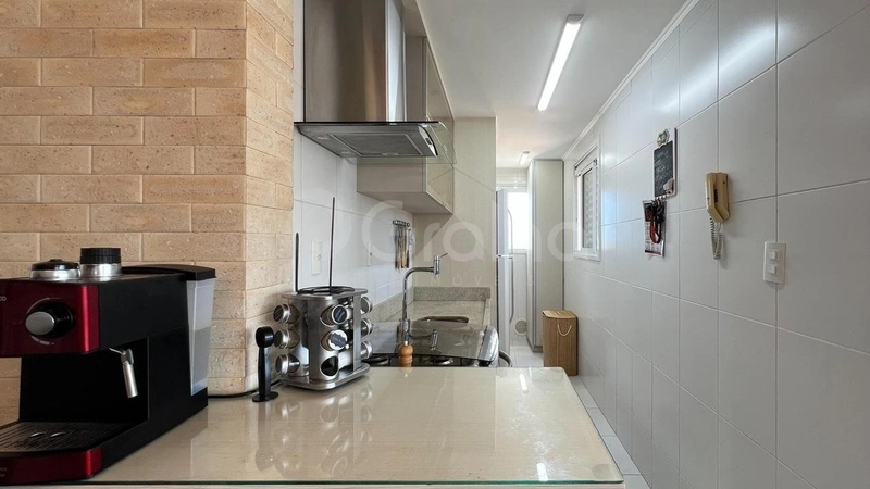 Apartamento a  venda em Coqueiros com 2 dormitórios 1 suíte e 1 vaga: 3ª foto da galeria de imagens do imóvel