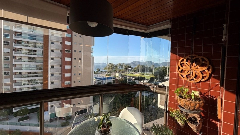 Apartamento na Agronômica com 3 dormitórios 1 suíte e 2 vagas: 2ª foto da galeria de imagens do imóvel