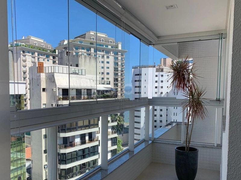 Apartamento na Agronômica com 2 dormitórios, sendo 1 suíte e  2 vagas: 2ª foto da galeria de imagens do imóvel