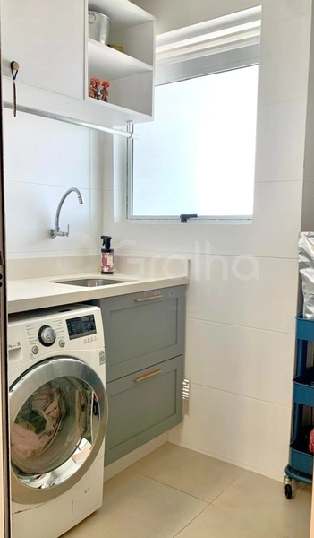 Apartamento na Agronômica com 2 dormitórios, sendo 1 suíte e  2 vagas: 5ª foto da galeria de imagens do imóvel