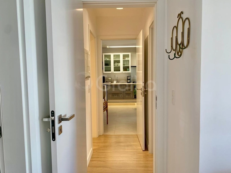 Apartamento na Agronômica com 2 dormitórios, sendo 1 suíte e  2 vagas: 7ª foto da galeria de imagens do imóvel