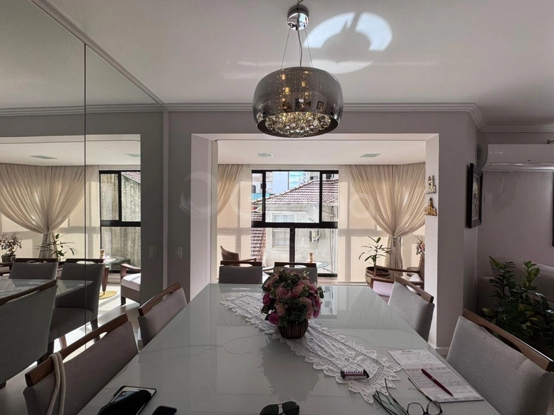 Apartamento no Centro com 3 dormitórios 1 suíte  e 2 vagas - 124,87m²: 3ª foto da galeria de imagens do imóvel