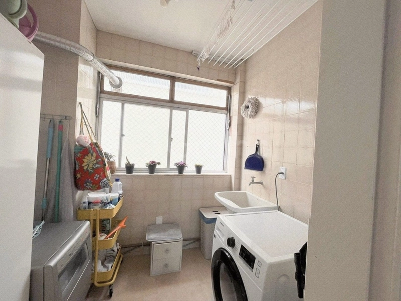 Apartamento em Coqueiros com 3 dormitórios, sendo 1 suíte, vista Mar: 10ª foto da galeria de imagens do imóvel