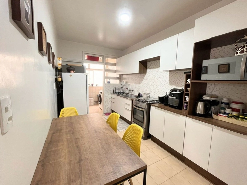 Apartamento em Coqueiros com 3 dormitórios, sendo 1 suíte, vista Mar: 7ª foto da galeria de imagens do imóvel