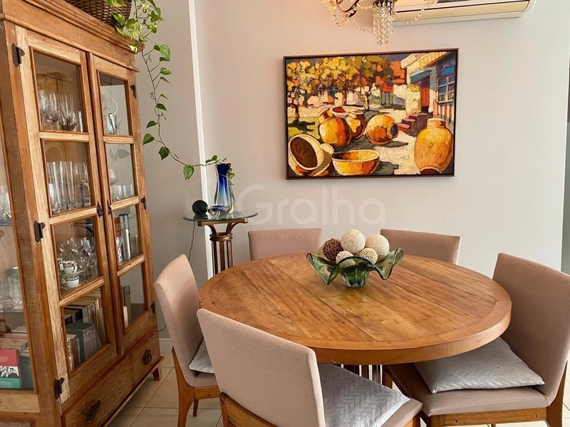 Apartamento  no Centro com 2 dormitórios, sendo 1  suíte e 1 vaga: 3ª foto da galeria de imagens do imóvel