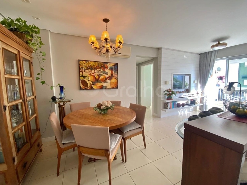 Apartamento  no Centro com 2 dormitórios, sendo 1  suíte e 1 vaga: 1ª foto da galeria de imagens do imóvel