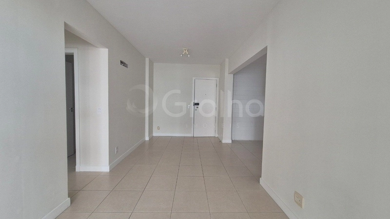 Apartamento no Cento com 2 dormitórios, sendo 1 suíte e 1 vaga: 2ª foto da galeria de imagens do imóvel