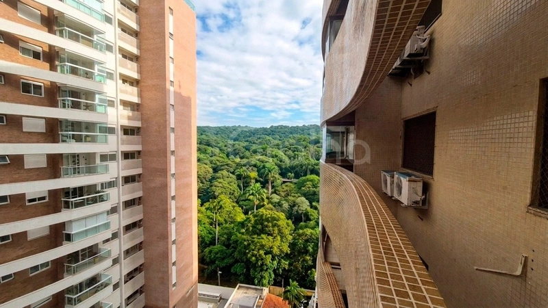 Apartamento no Cento com 2 dormitórios, sendo 1 suíte e 1 vaga: 10ª foto da galeria de imagens do imóvel