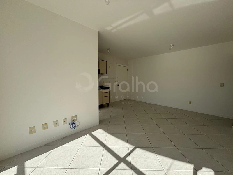 Apartamento na Trindade com 2 dormitórios 1 suíte e 1 vaga: 2ª foto da galeria de imagens do imóvel