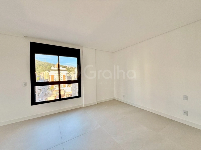 Apartamento no Centro  com 3 dormitórios, sendo 3 suítes e 3 vagas: 7ª foto da galeria de imagens do imóvel