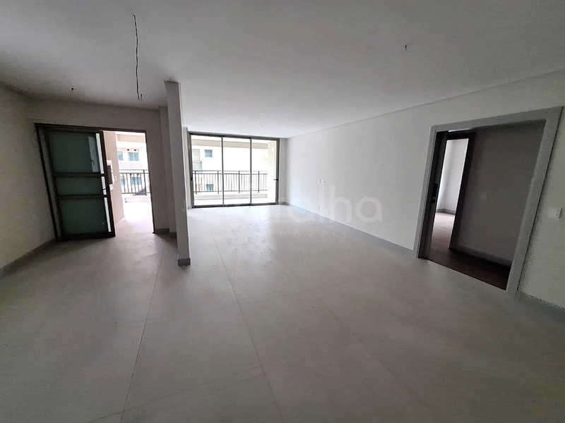 Apartamento no Centro  com 3 suítes, 2 vagas de garagem: 3ª foto da galeria de imagens do imóvel