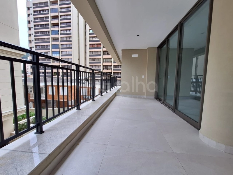 Apartamento no Centro  com 3 suítes, 2 vagas de garagem: 2ª foto da galeria de imagens do imóvel