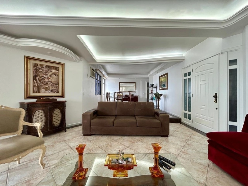 Apartamento na Agronômica com 4 dormitórios 03 suítes e 2 vagas ]: 1ª foto da galeria de imagens do imóvel