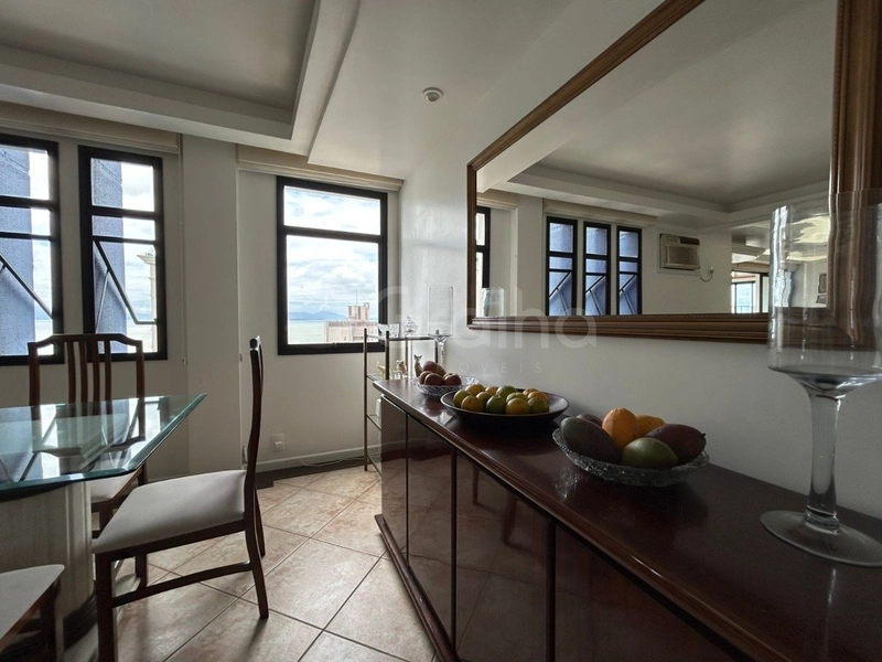 Apartamento na Agronômica com 4 dormitórios 03 suítes e 2 vagas ]: 7ª foto da galeria de imagens do imóvel