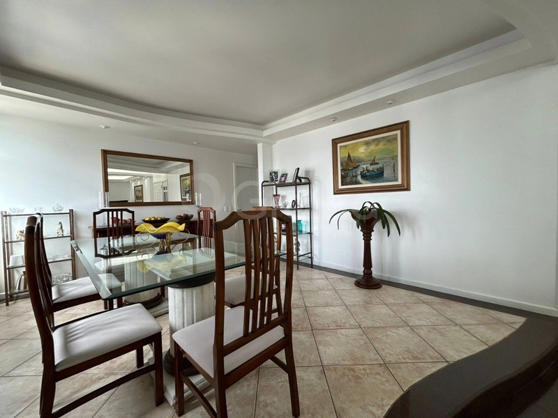 Apartamento na Agronômica com 4 dormitórios 03 suítes e 2 vagas ]: 2ª foto da galeria de imagens do imóvel