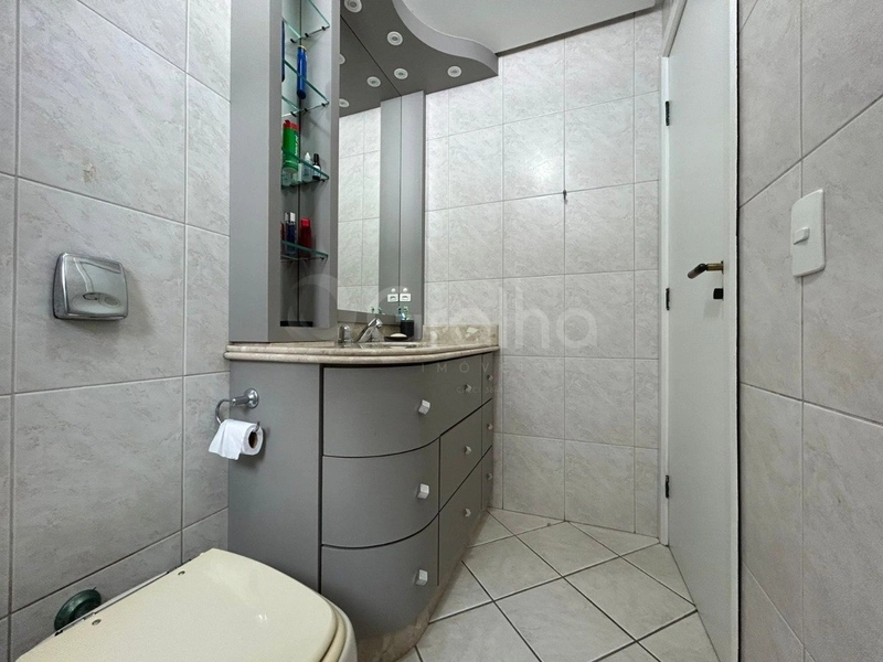 Apartamento na Agronômica com 4 dormitórios 03 suítes e 2 vagas ]: 23ª foto da galeria de imagens do imóvel
