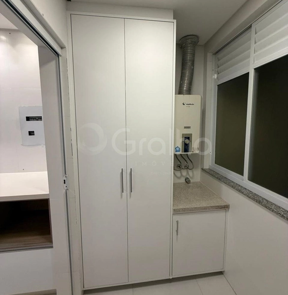 Apartamento  em Coqueiros com 2 dormitórios, sendo 1 suíte e 1 vaga: 10ª foto da galeria de imagens do imóvel