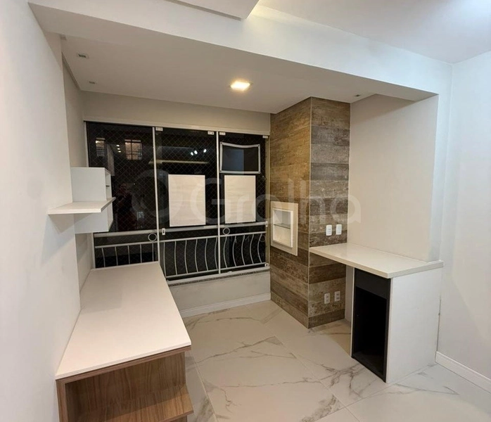 Apartamento  em Coqueiros com 2 dormitórios, sendo 1 suíte e 1 vaga: 1ª foto da galeria de imagens do imóvel