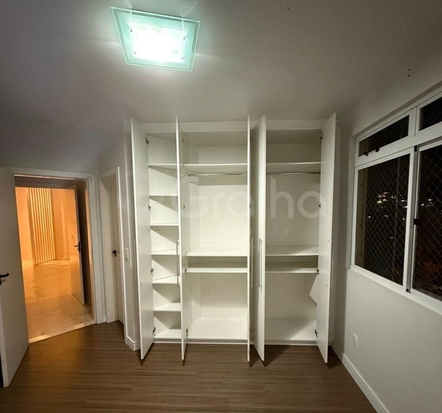Apartamento  em Coqueiros com 2 dormitórios, sendo 1 suíte e 1 vaga: 11ª foto da galeria de imagens do imóvel