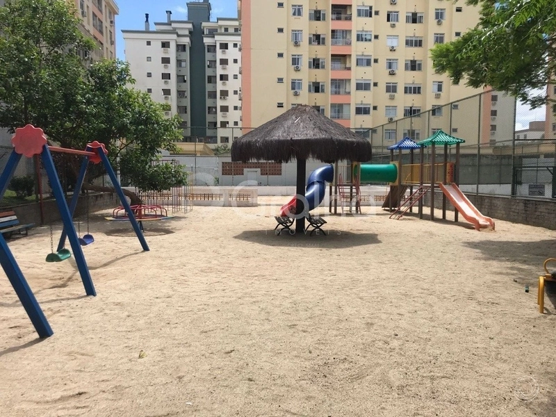 Apartamento  em Coqueiros com 2 dormitórios e 1 vaga: 22ª foto da galeria de imagens do imóvel