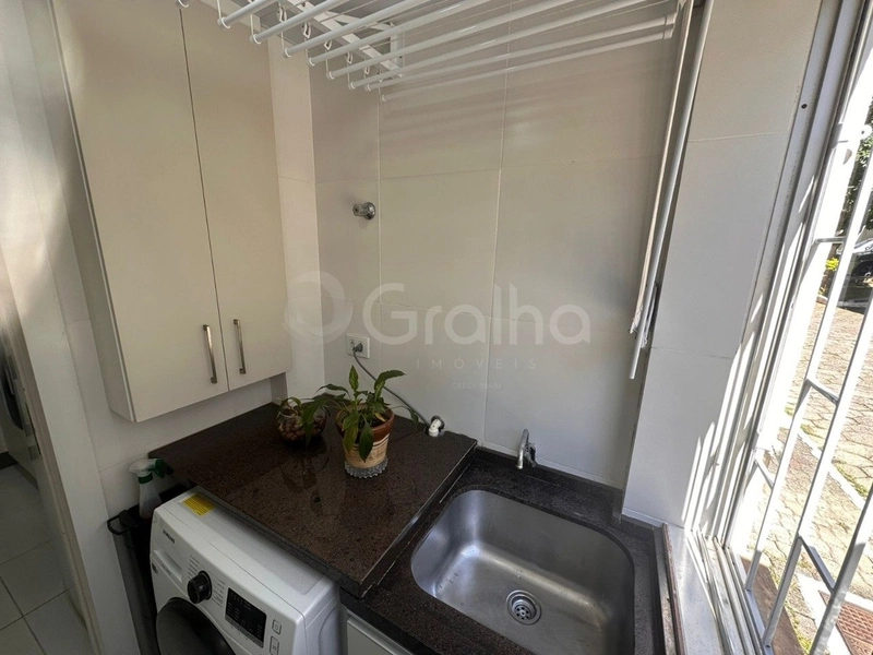 Apartamento  em Coqueiros com 2 dormitórios e 1 vaga: 18ª foto da galeria de imagens do imóvel