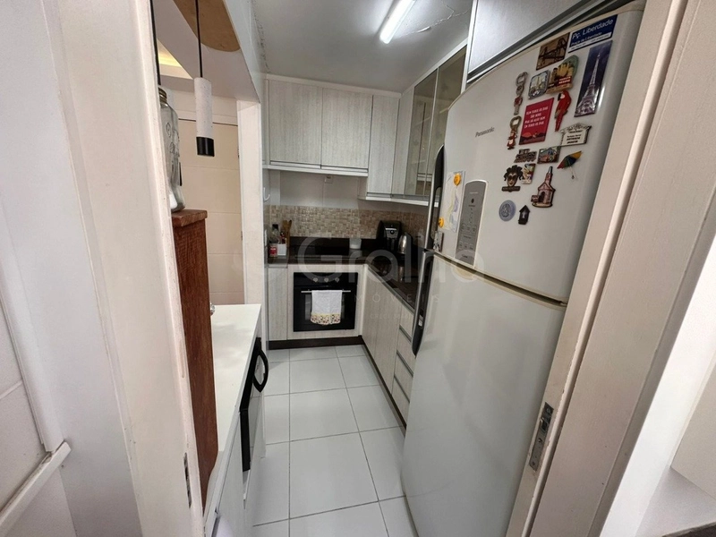 Apartamento  em Coqueiros com 2 dormitórios e 1 vaga: 4ª foto da galeria de imagens do imóvel