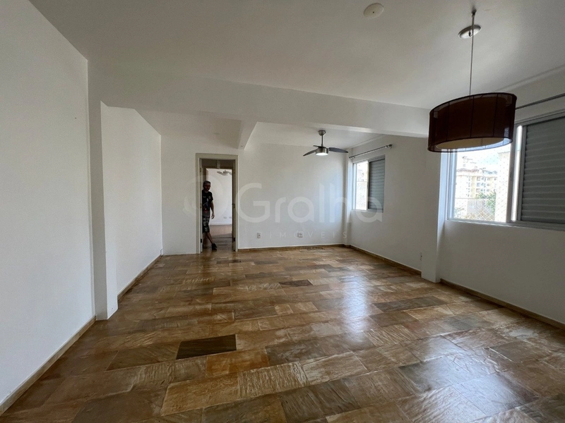 Apartamento  em Coqueiros com 2 dormitórios e 1 vaga: 7ª foto da galeria de imagens do imóvel