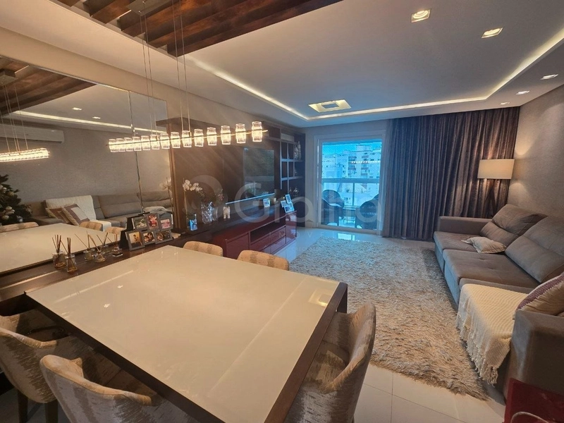 Apartamento na Agronômica a venda com 3 suítes e 2 vagas: 3ª foto da galeria de imagens do imóvel