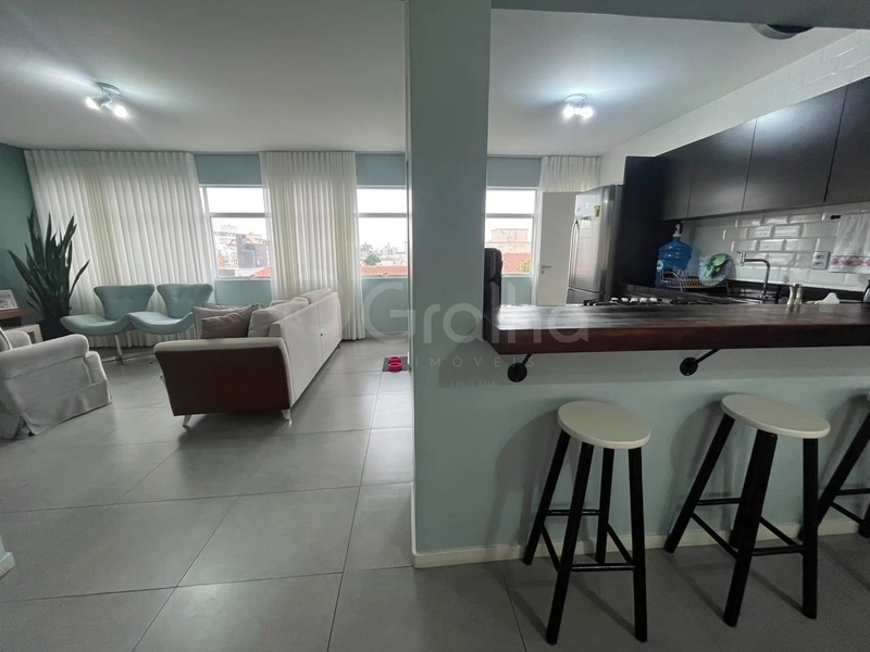 Apartamento em Coqueiros com 3 dormitórios 1 suíte e 1 vaga: 9ª foto da galeria de imagens do imóvel