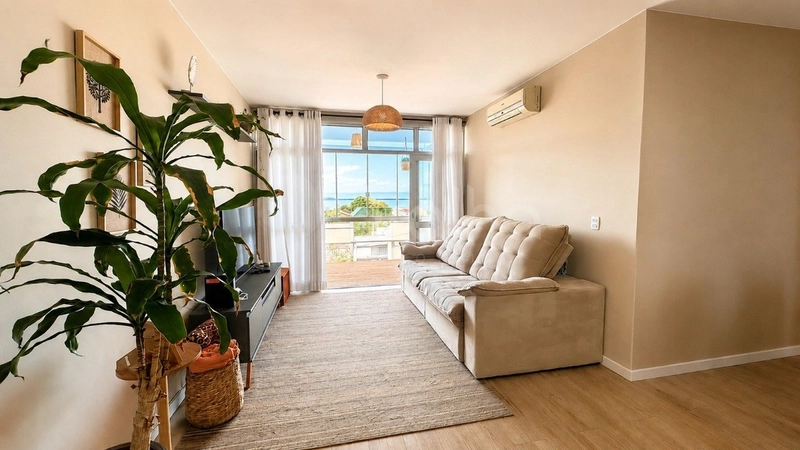 Apartamento em Coqueiros com 3 dormitórios, sendo 1 suíte, vista Mar: 1ª foto da galeria de imagens do imóvel