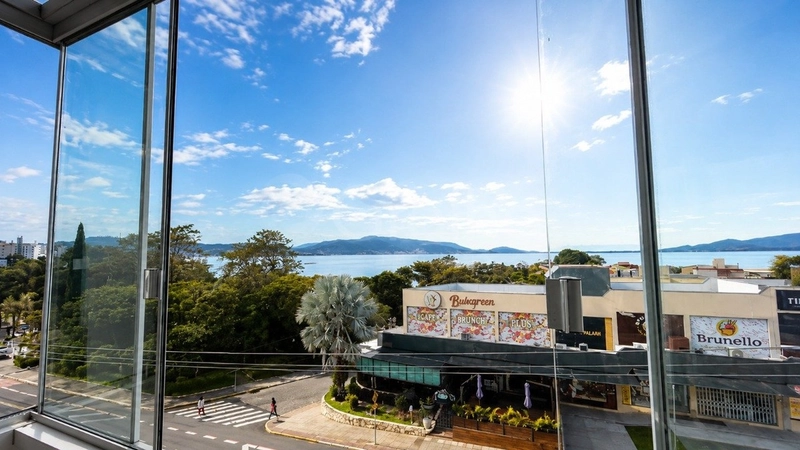 Apartamento em Coqueiros com 3 dormitórios, sendo 1 suíte, vista Mar: 3ª foto da galeria de imagens do imóvel