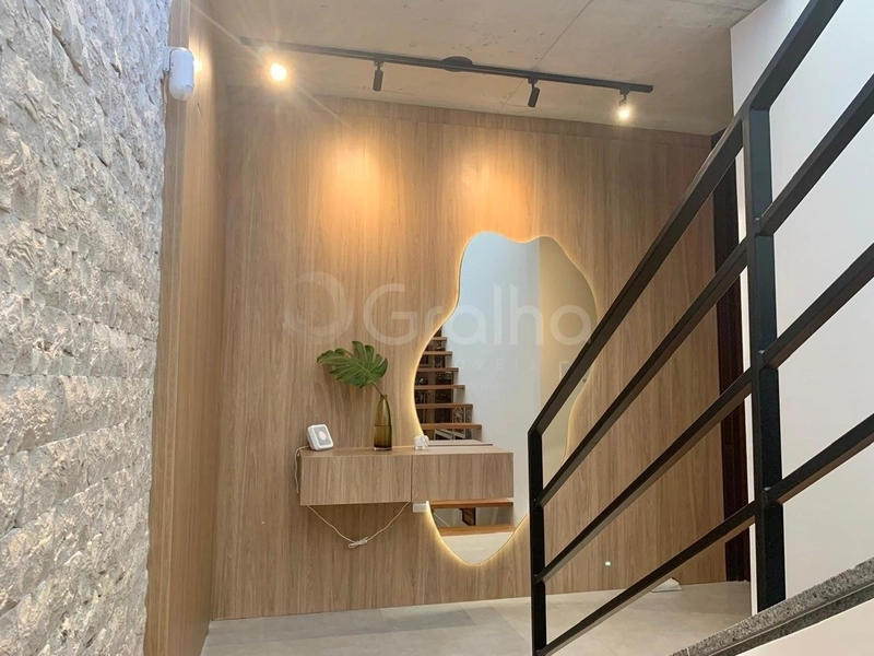 Casa de 236m² com 4 quartos sendo 3 suítes no Córrego Grande: 9ª foto da galeria de imagens do imóvel