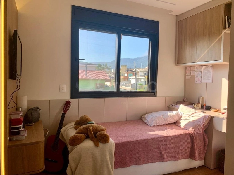 Casa de 236m² com 4 quartos sendo 3 suítes no Córrego Grande: 14ª foto da galeria de imagens do imóvel